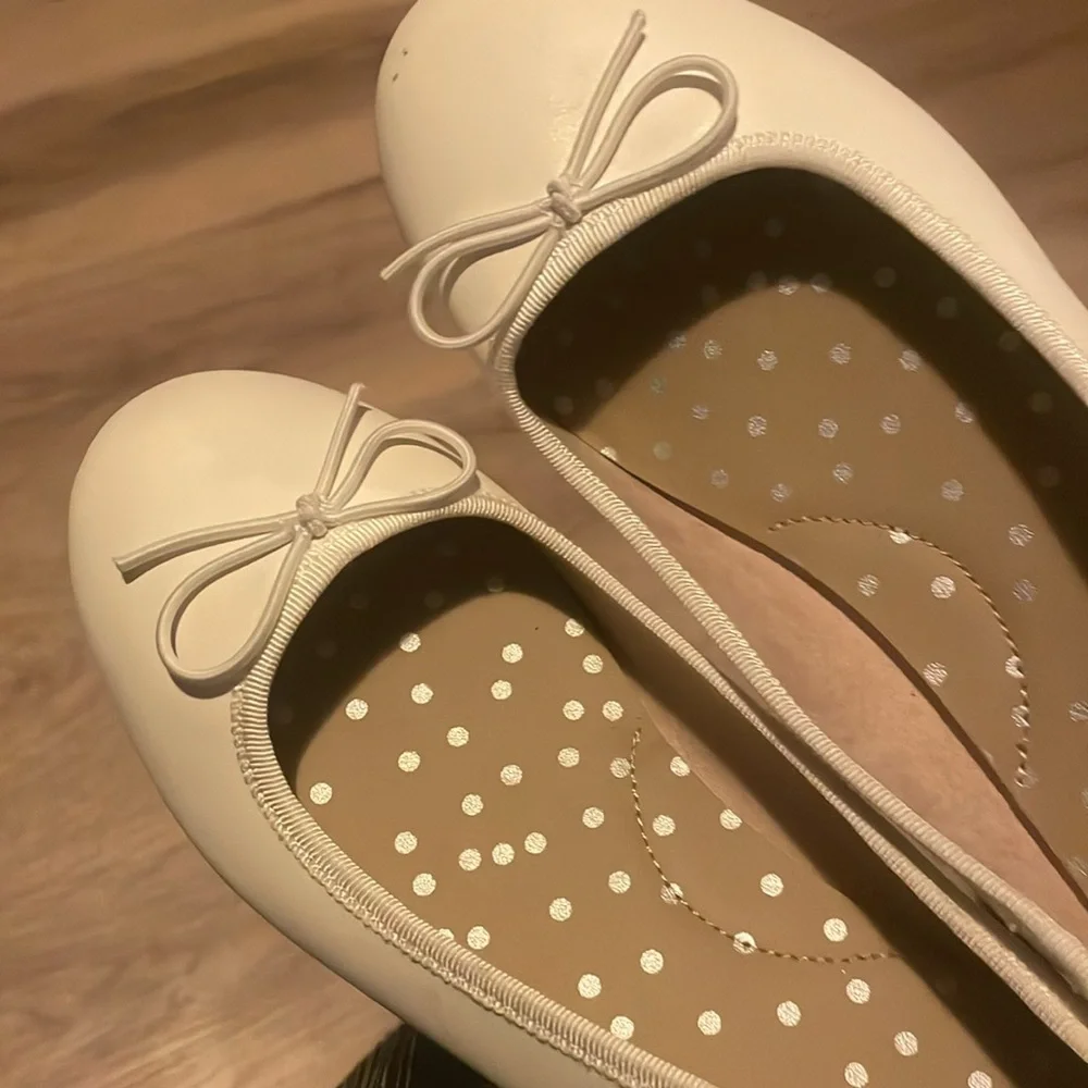 Cat and Jack white Ballet Flats with Bow size 4 new